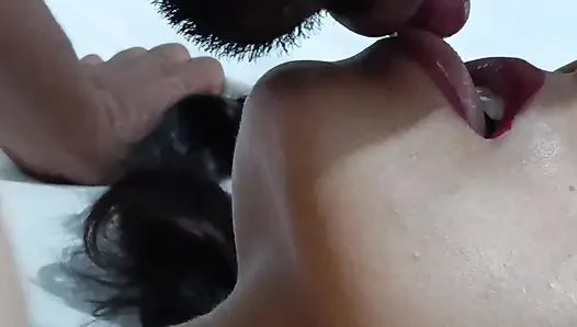 Heißes video zum küssen
