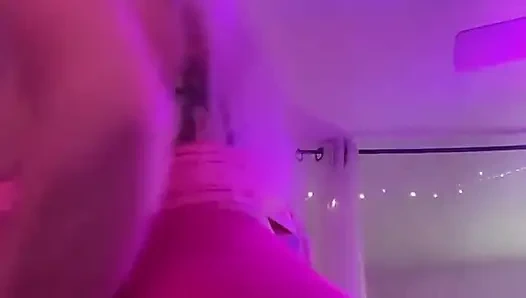 Mengagumi celana dalamku?