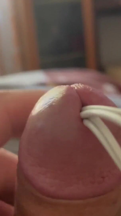 Bolna masturbacija za prljavog napaljenog roba | Isječak 1