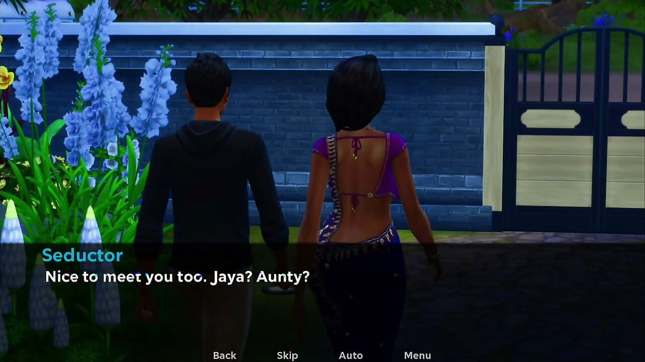 Seductor eventually hooks up with his matured neighbor desi lady