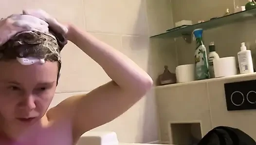 Büyük Göğüsler ve Sert Meme Uçları