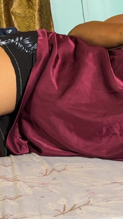 Sauteli bahan ke sath Room Share kiya slow fuck heavy moan cousin sex | Clip 1