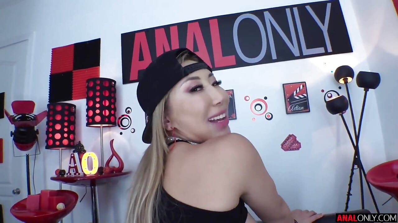 Ass Stretching Nicole