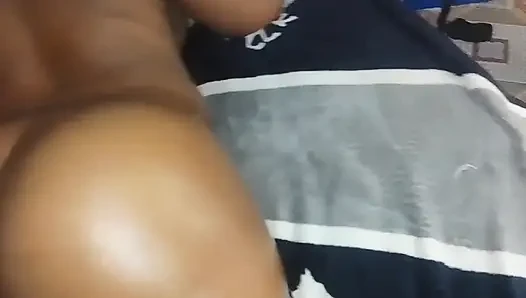 Sert şaplak atma, parmaklama, arkadan çekimler ve orgazmlarımıza yolculuk