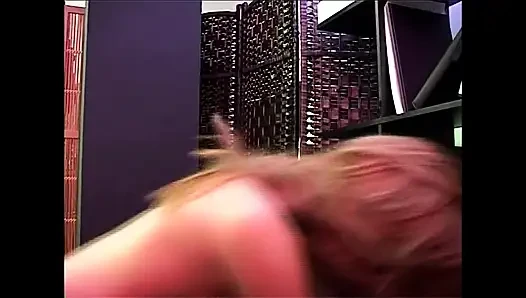 Memek mulus cewek hot amerika selatan dientot habis-habisan pakai kondom sampai dicrot di dalam