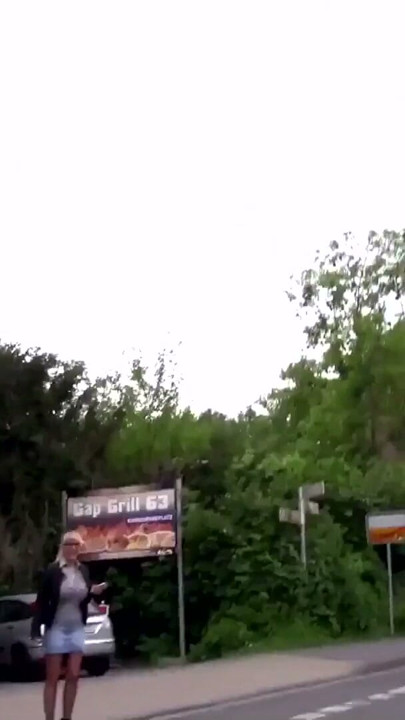 Die Hausfrauenjaeger, reife Blonde schnell im Park beglueckt | Clip 1