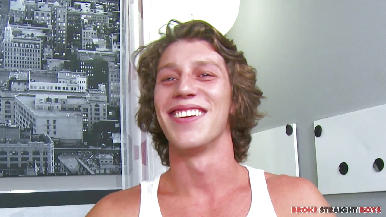 Paul Canon se fute cu Conner Chesney