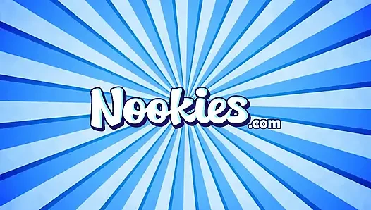 Naomi Foxxx havuz çocuğunu azdırıyor ve sonra sikiliyor