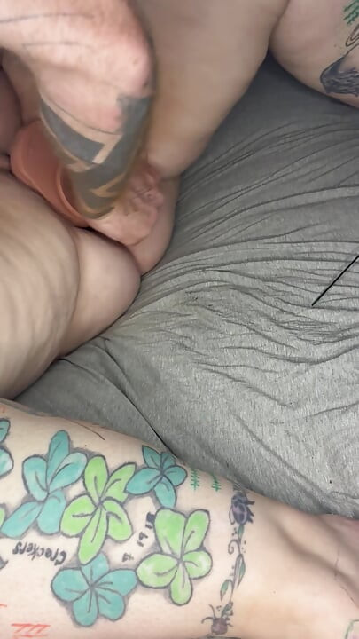 Caliente bbw toma grande consolador