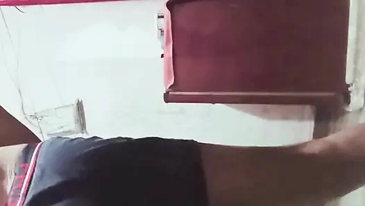 Birkaç gün önce evlenen ateşli hintli desi yenge (baldız) kocasının genç erkek kardeşiyle seks yaparken yakalandı