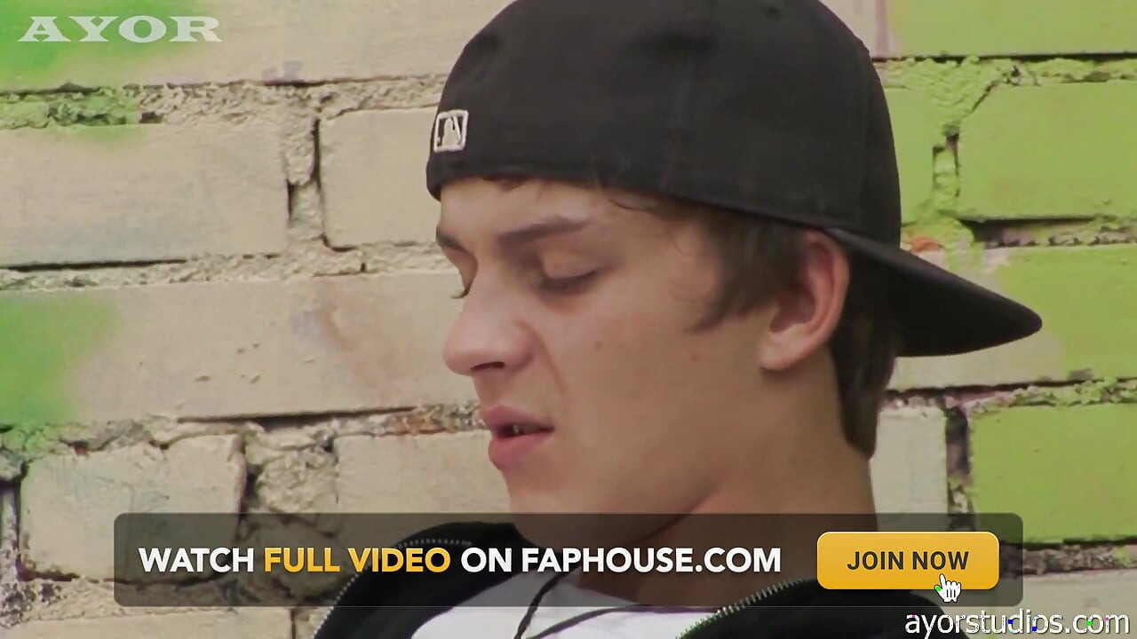 Sprayer Jay fucks his buddy