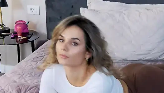 Helenwaldorf Lagi Asik Ngobrol Sambil Ngobrol di Kelas