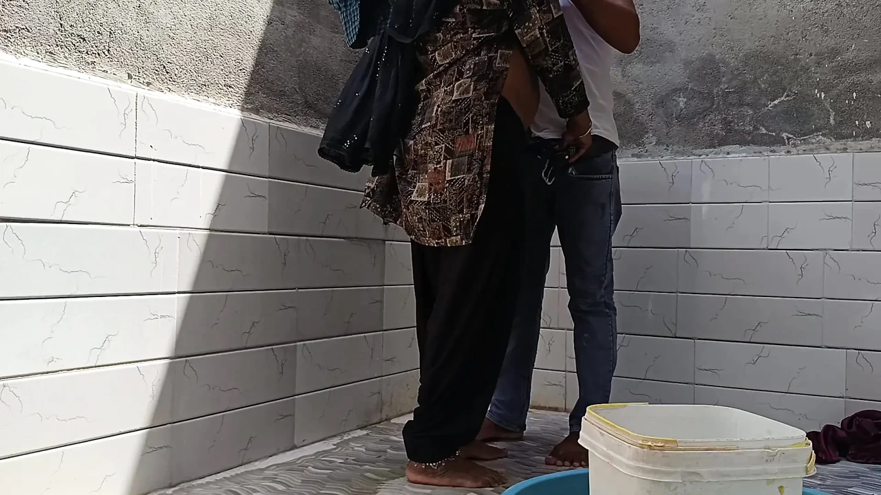 Pati Bahar Gaye the padosi