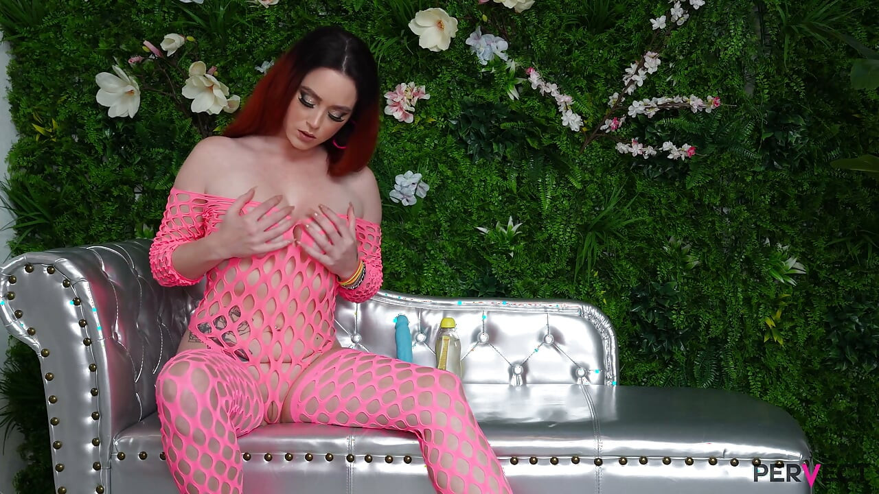 Elflike Dutchie Lana Lush Gets Oily and Filthy