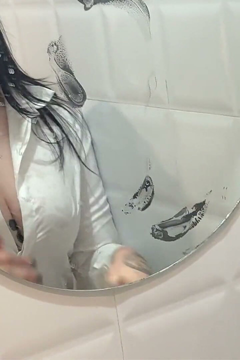 Goth Girl Got a Golden Shower in the Bathroom of a Nightclub and Got Fucked.