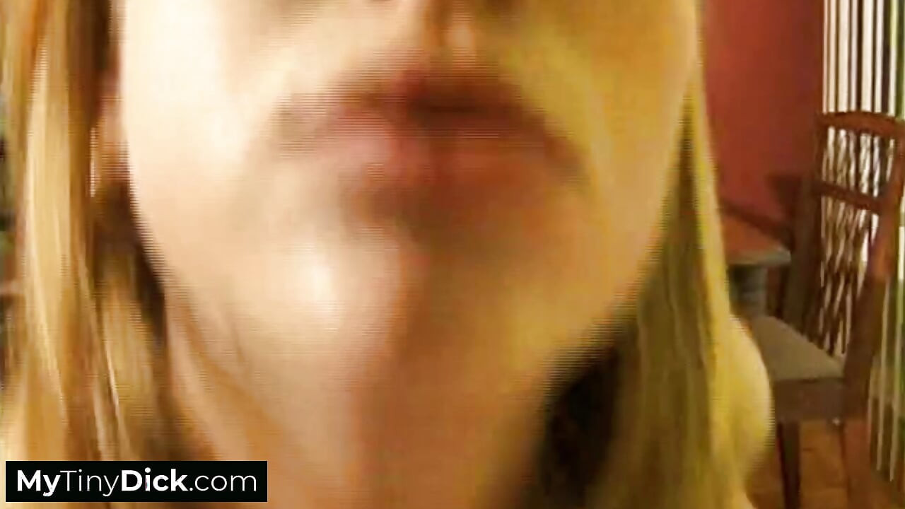 Seksi bilgisayar inek parmakları küçük yarağıyla değiştiriliyor