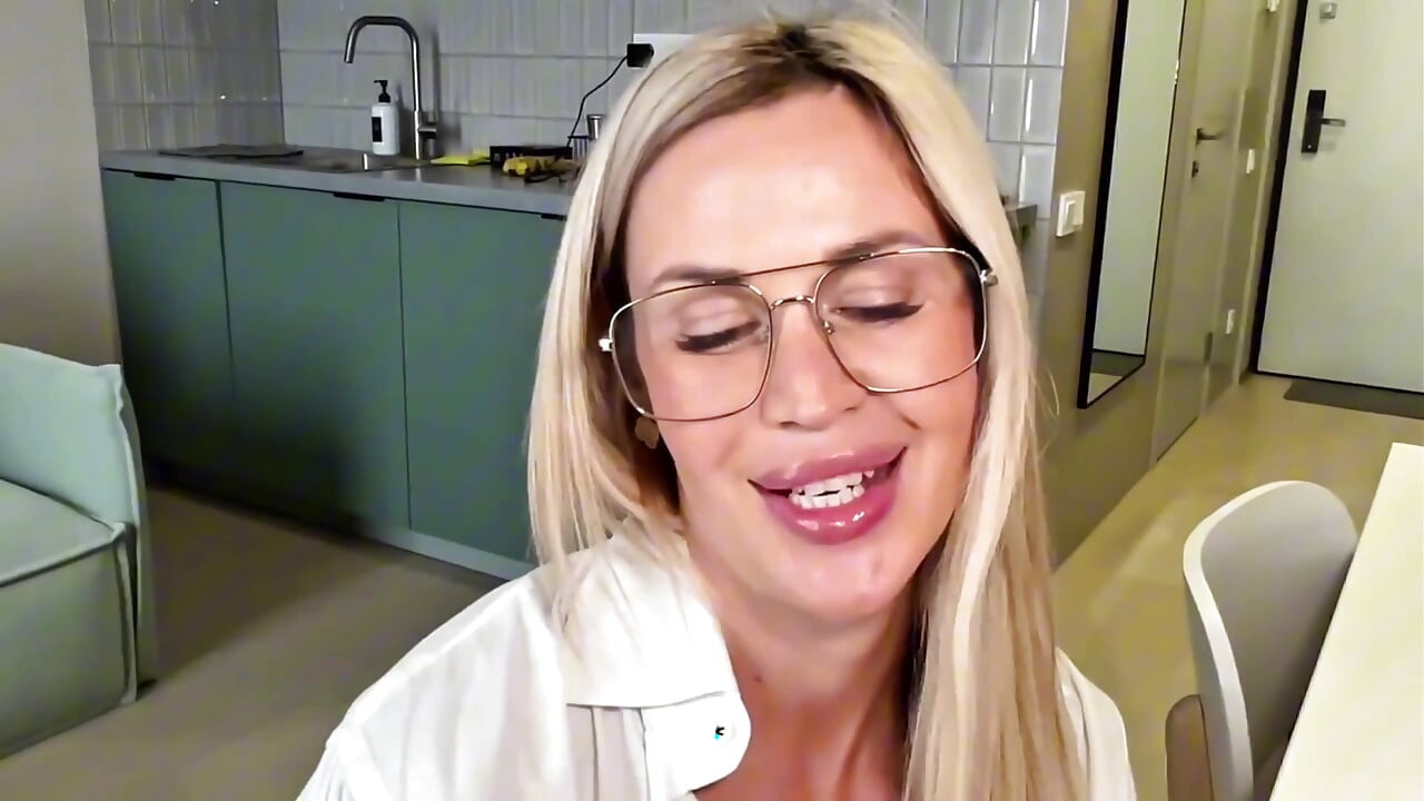 Sexy MILF Secretary Has No Skills to Do Her Job! but She Has Skills to Do Blowjob!