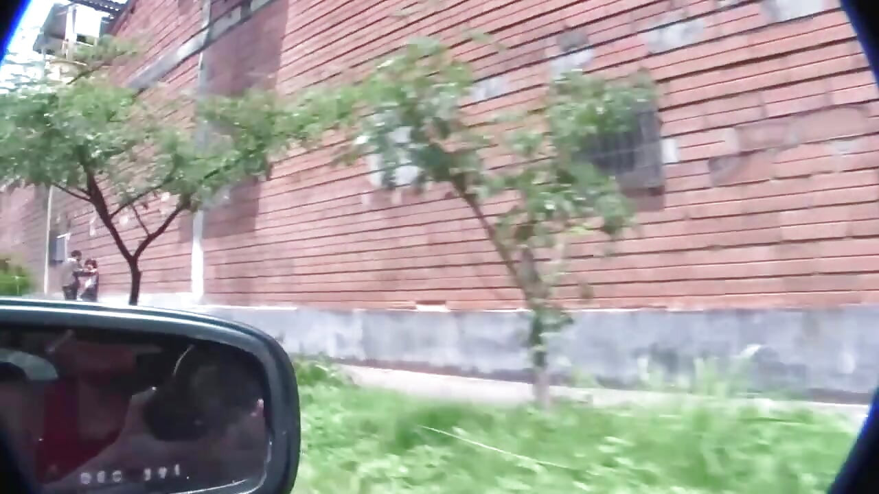 Mlada pička uzima ogroman kurac