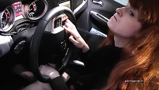 Abbey rain si cewek nakal rambut merah lagi asik nyepong dan ngentot kontol raksasa pria kulit hitam sambil telan sperma