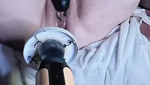 Squirting Skittlez Fucks Her Cunt