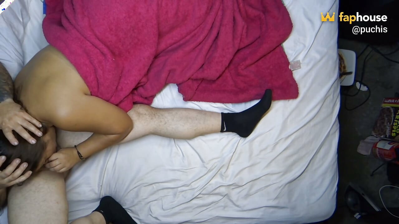 Puchis a baisé une femme mature avec un vrai sexe maison