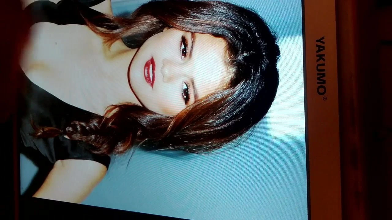 Cum tribute to Selena Gomez
