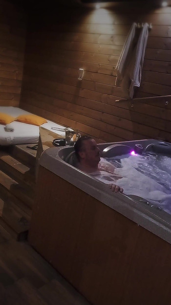 Vrući besplatni seks s debeljuškastom MILF Dada Deville