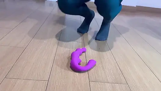 Zwei Lesben, Die Mit Spielzeug Experimentieren