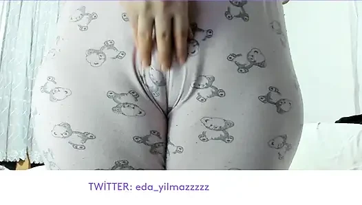 CAMEL TOE- PİJAMAYLA MASTURBASYON- TURK PORNO- TURK MILF
