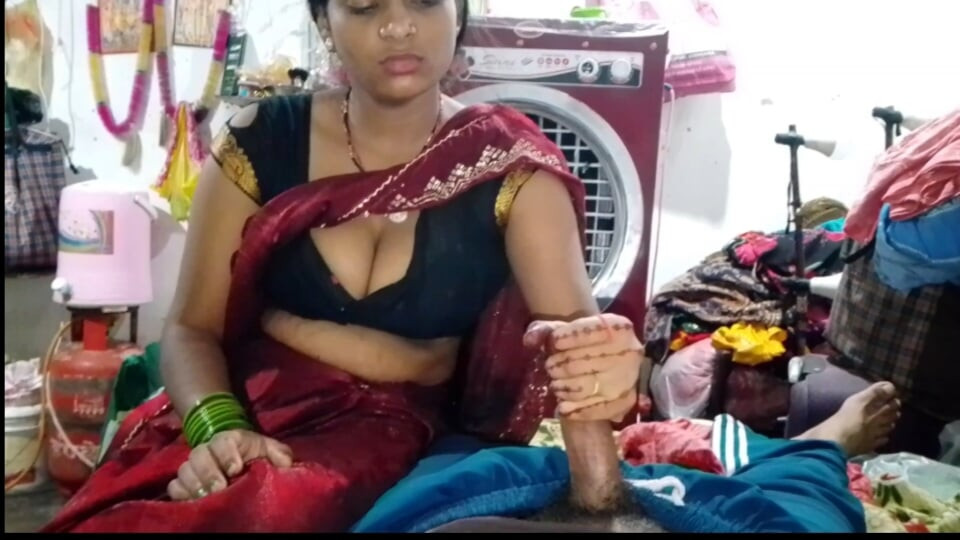 Bhaabhi devar ke land se paani nikaali subah subah hindi diyo