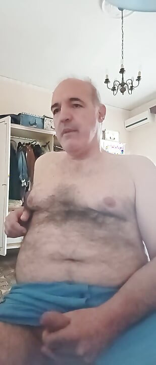 Je jouis en regardant le corps mulâtre de Francesca !