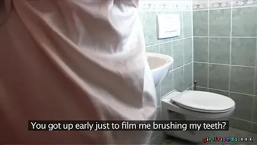 Kız arkadaşlar xxx - seksi Euro Keira ve Nikky içeride amcık yalamadan önce tırnaklar ve ilişkiler hakkında sohbet ediyor