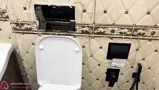 Sabah işeme-yakın çekim! Topraklanmış yastıklar! Kadın bakış açısı!