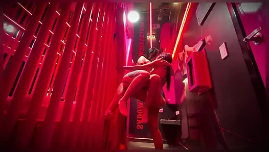 Ужин с задницами между двумя очень большими и очень возбужденными лесбиянками — Анитта Миллер и Милая Кимми