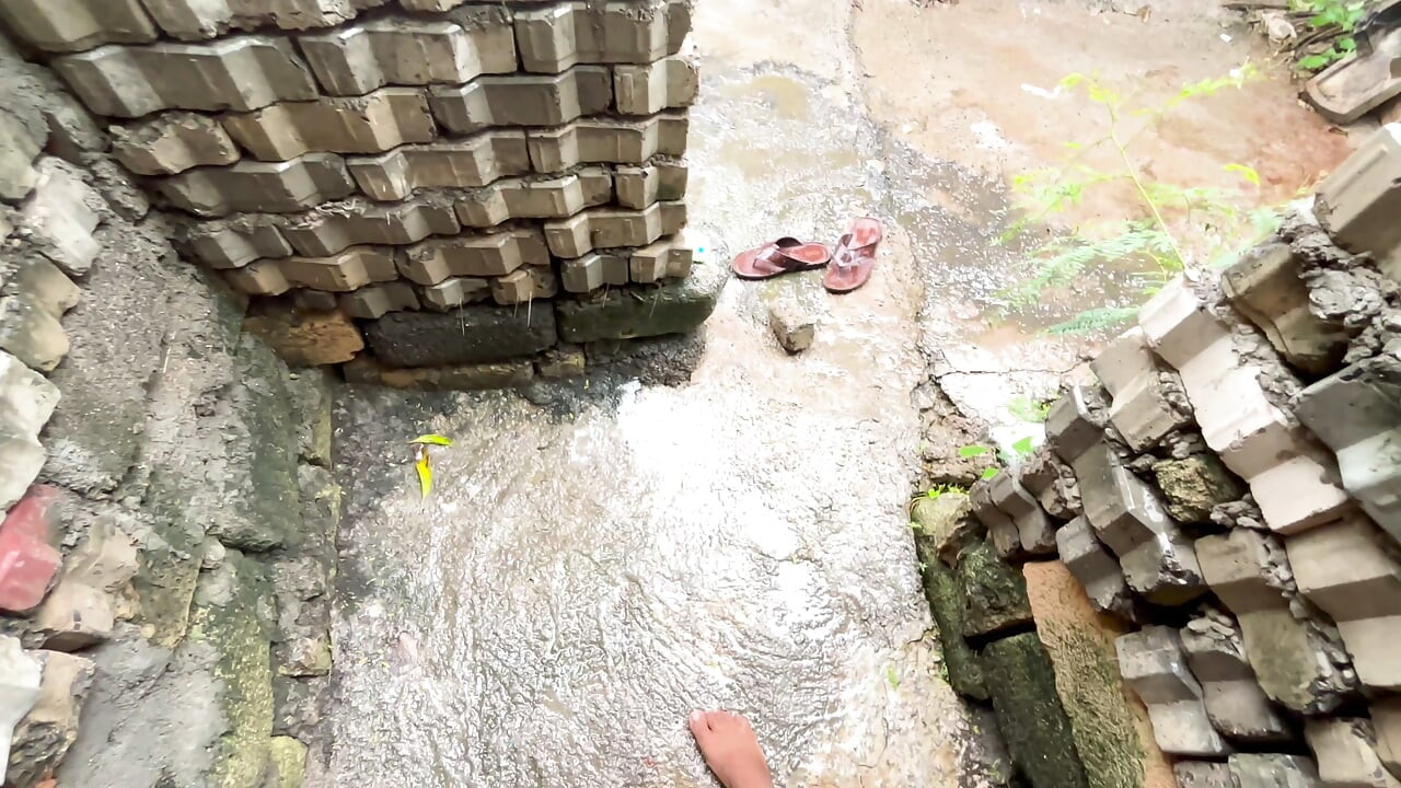 Teen couples sex in rain in public bathroom near road part 2