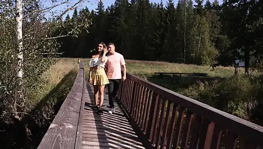 Piknik, seks, dan crot di pantat di hari yang cerah