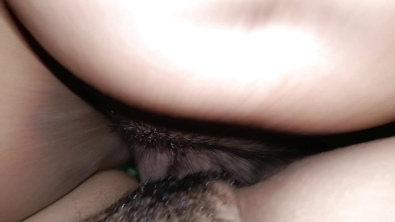 Sister-in-law's sesque pussy naked