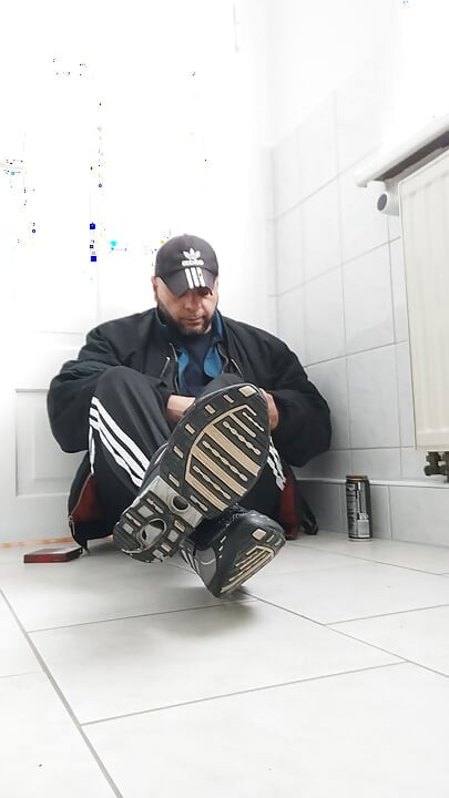 To Get Horny in the Wc, Dirty, Smelly, Wett. Dj -bro