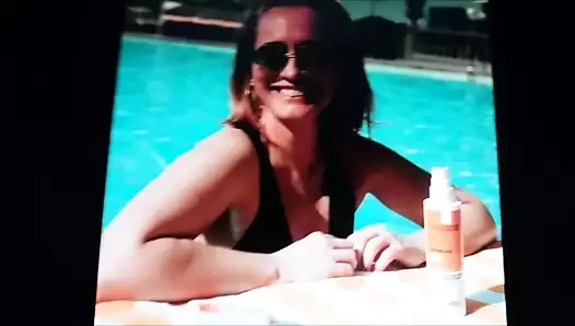 Sıcak ve güzel bir milf için cumtribute !!