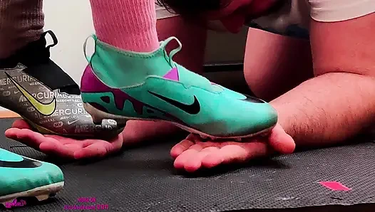 Futbol cleats çiğneyen i lady thaya x bayan katherine