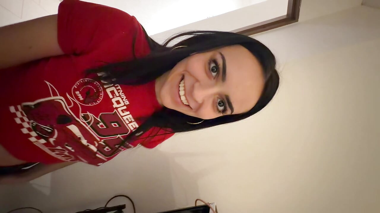 SLUT IN SUIT SUCKS MY DICK LIKE A GODDESS