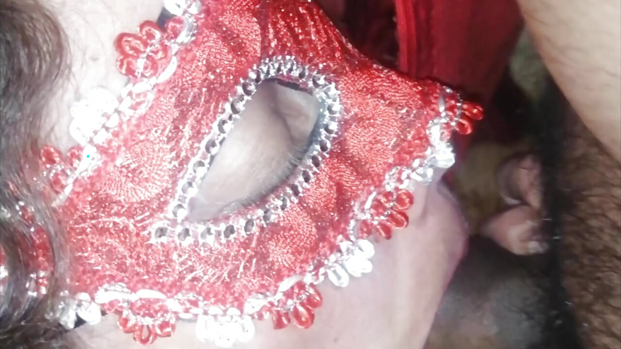 豊かなフェラチオを楽しむ