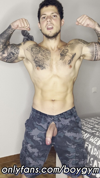 Moj vojnički kurac svršava💦 bez ruku!
