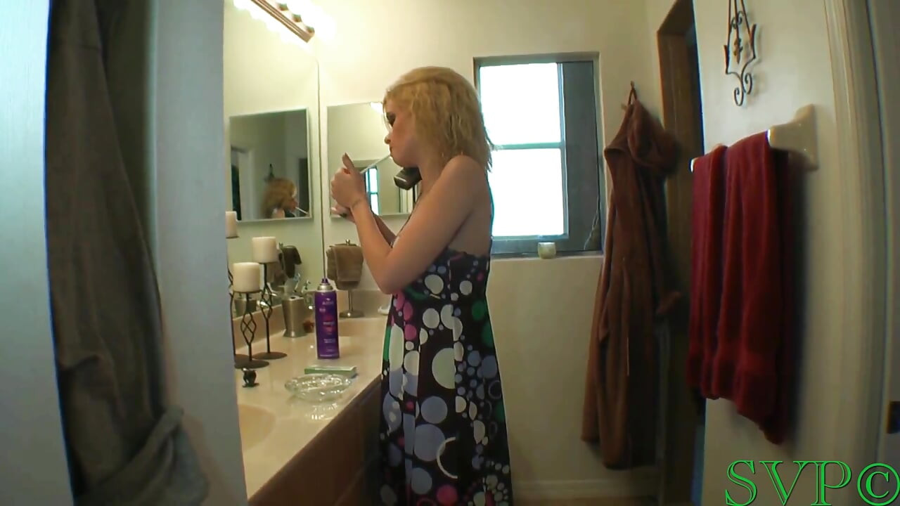 Sexy Cougar Stepmom Shows Her Stepson What She Does for a Living