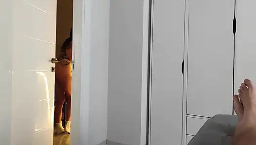 Ibu tiri membiarkan saya menidurinya setelah mandi!