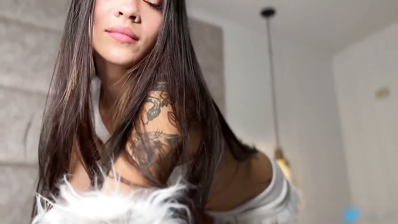 Annacherry是世界上最性感的哥伦比亚女孩!