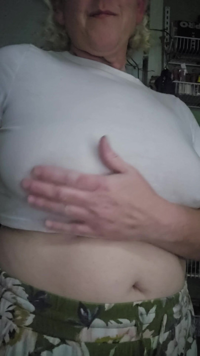 Lifting Shirt To Bouncing Tits