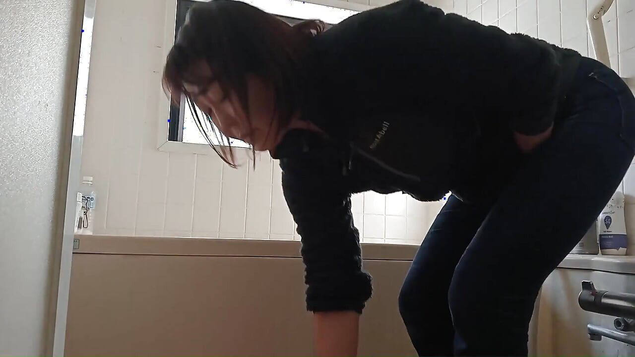 Japonya Çaresiz Idrar Videosu
