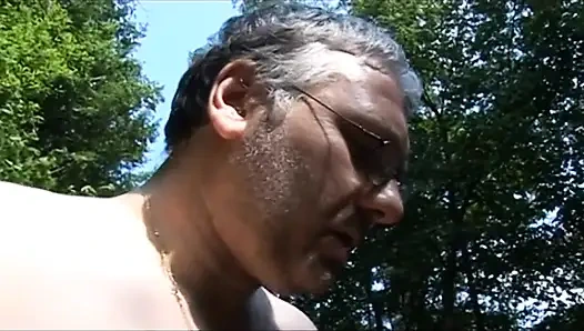 Cewek tua mesum ngentot gadis remaja imut