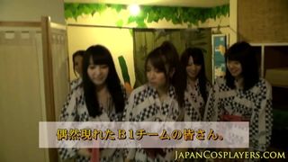 Cosplay kimono nippon chicas follando en grupo